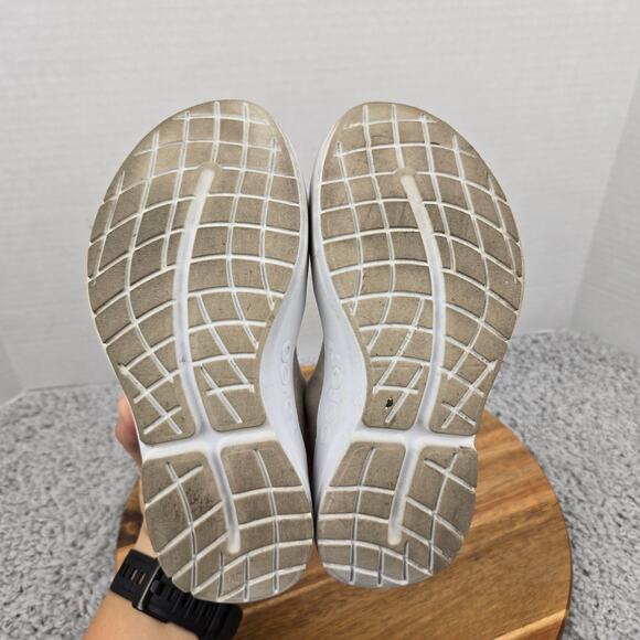 Oofos Womens 6 Oomg eeZee Low White Tan Camo Casual Recovery Daily Slip On Shoe - Picture 10 of 14